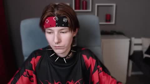 guitarandangell online show from 12-18-25, 06:30