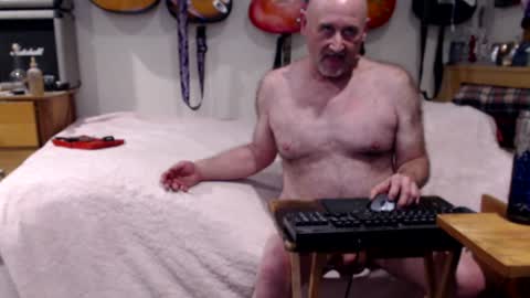 Snapshot of guitarsexgod chatting on 01-23-25, 01:35 Mario online show from 01-23-25, 01:35