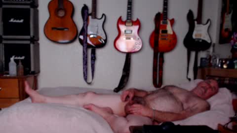 Snapshot of guitarsexgod chatting on 01-25-25, 01:52 Mario online show from 01-25-25, 01:52