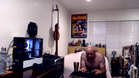 Snapshot of guitarsexgod chatting on 09-22-25, 09:00 Mario online show from 09-22-25, 09:00