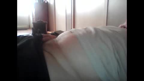 Snapshot of guizmeau72 chatting on 10-08-25, 12:47 guizmeau72 online show from 10-08-25, 12:47