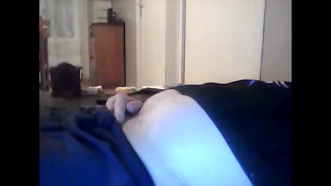 Snapshot of guizmeau72 chatting on 10-19-25, 07:58 guizmeau72 online show from 10-19-25, 07:58