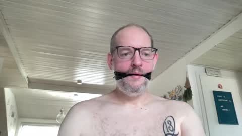 Snapshot of gummicasual chatting on 01-19-26, 10:41 gummicasual online show from 01-19-26, 10:41