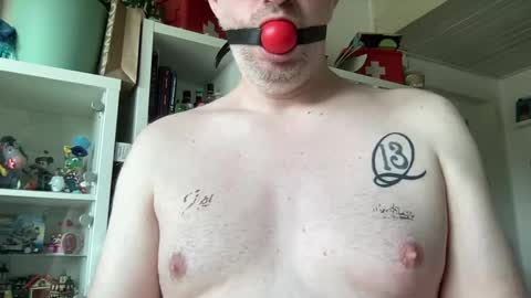 Snapshot of gummicasual chatting on 02-07-26, 01:59 gummicasual online show from 02-07-26, 01:59