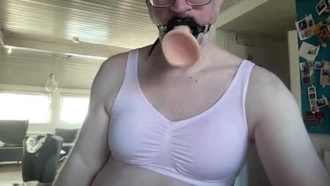 Snapshot of gummicasual chatting on 02-09-26, 08:51 gummicasual online show from 02-09-26, 08:51