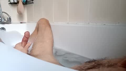 Snapshot of gunwo80 chatting on 12-29-24, 11:29 gunwo80 online show from 12-29-24, 11:29