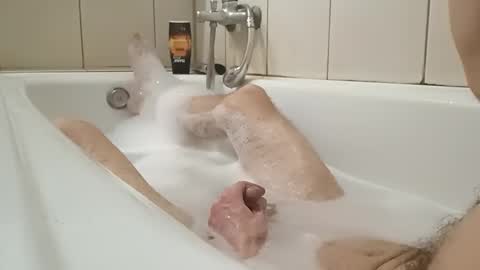 Snapshot of gunwo80 chatting on 01-06-25, 05:06 gunwo80 online show from 01-06-25, 05:06