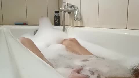 Snapshot of gunwo80 chatting on 11-23-25, 08:25 gunwo80 online show from 11-23-25, 08:25