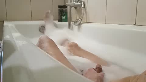 Snapshot of gunwo80 chatting on 11-30-25, 10:19 gunwo80 online show from 11-30-25, 10:19