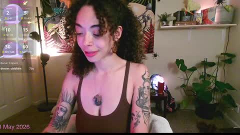 Snapshot of gunzinrose chatting on 05-10-26, 03:23 Kylie online show from 05-10-26, 03:23