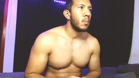 holl latino online show from 11-24-25, 04:23