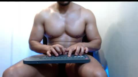 holl latino online show from 05-13-26, 04:59