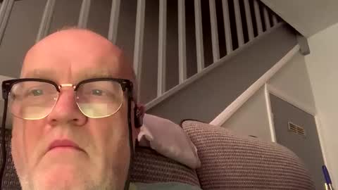 Snapshot of gusher25 chatting on 10-17-25, 08:11 gusher25 online show from 10-17-25, 08:11