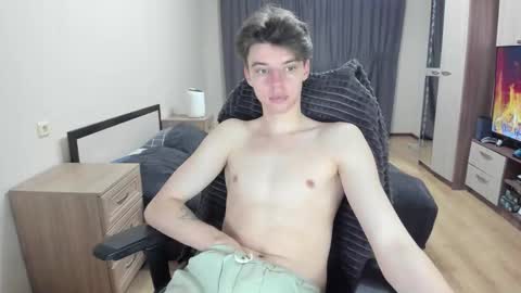 guy_liam1 online show from 12-21-25, 08:21