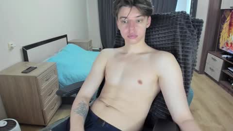 guy_liam1 online show from 02-15-26, 08:02