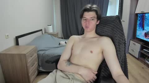 guy_liam1 online show from 04-11-26, 08:18