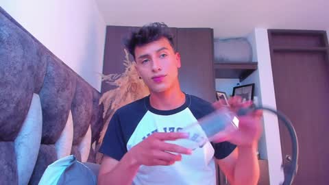 Snapshot of guy_twinks chatting on 12-14-24, 09:35 Gabriel online show from 12-14-24, 09:35