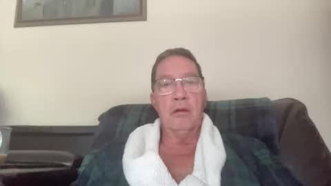 Snapshot of gwashere4u chatting on 09-16-25, 12:39 gwashere4u online show from 09-16-25, 12:39