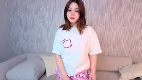 Snapshot of gwendolyndrews chatting on 11-29-25, 01:19 Lisa online show from 11-29-25, 01:19