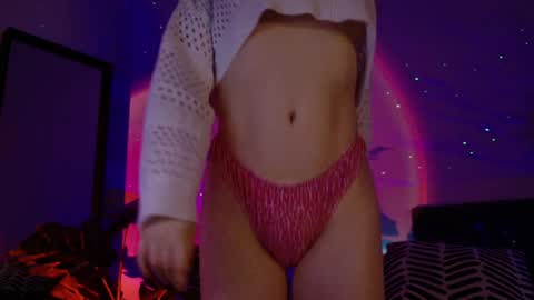 Snapshot of gwenhilton chatting on 01-24-25, 05:42 gwenhilton online show from 01-24-25, 05:42