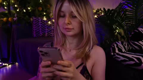 Snapshot of gwenhilton chatting on 02-22-25, 09:12 gwenhilton online show from 02-22-25, 09:12