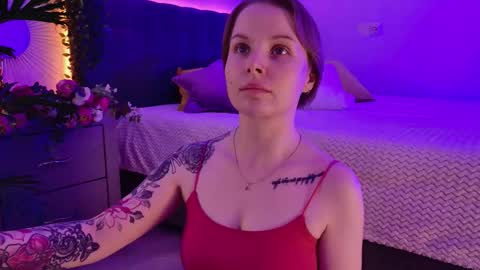 Snapshot of gwenhilton chatting on 10-07-25, 06:10 gwenhilton online show from 10-07-25, 06:10