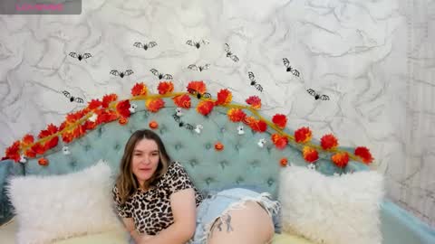 gwensmitt online show from 10-31-25, 01:50
