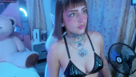 gyal_8_ online show from 09-23-25, 03:53