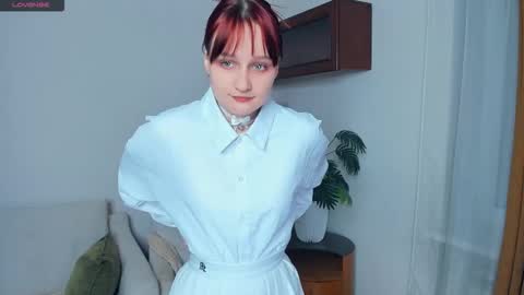 Kelly  Lilly online show from 11-19-25, 06:52