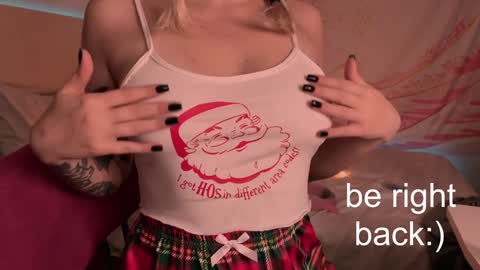 Snapshot of h2h0e chatting on 02-01-25, 08:47 Lana online show from 02-01-25, 08:47