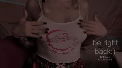 Snapshot of h2h0e chatting on 10-05-25, 09:45 Lana online show from 10-05-25, 09:45