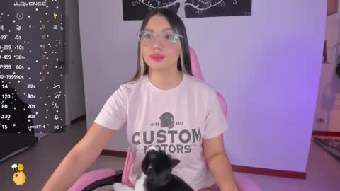 Snapshot of h3y_mia3 chatting on 02-23-25, 06:39 Paulina online show from 02-23-25, 06:39