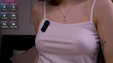 Hi Im Rebecca Glad to see you in my room  PVT is open online show from 02-09-26, 01:42