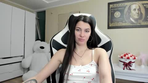 Snapshot of hailey_beauty chatting on 12-17-24, 08:32 Sk pe Anya388109 online show from 12-17-24, 08:32