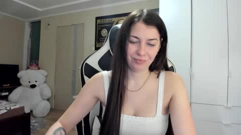 Snapshot of hailey_beauty chatting on 10-13-25, 07:36 Sk pe Anya388109 online show from 10-13-25, 07:36