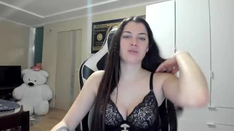 Snapshot of hailey_beauty chatting on 11-16-25, 09:31 Sk pe Anya388109 online show from 11-16-25, 09:31