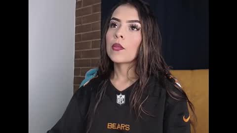 Snapshot of hailey_bri chatting on 11-11-25, 10:32 hailey_bri online show from 11-11-25, 10:32