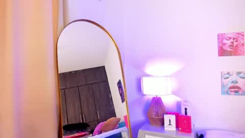 hailey_hadid online show from 04-25-26, 07:00