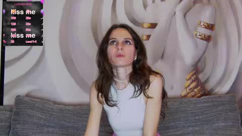 HaileyPeach online show from 03-09-25, 09:14