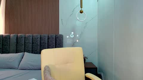 Snapshot of hailey_peach2 chatting on 11-26-25, 01:28 Hailey online show from 11-26-25, 01:28