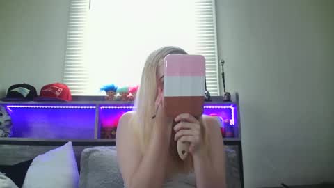 Snapshot of haileyakuma69 chatting on 12-05-24, 08:11 Hailey and d online show from 12-05-24, 08:11