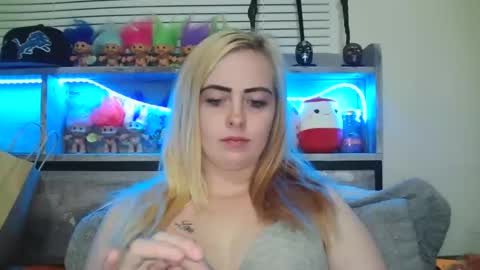 Snapshot of haileyakuma69 chatting on 12-09-24, 12:34 Hailey and d online show from 12-09-24, 12:34