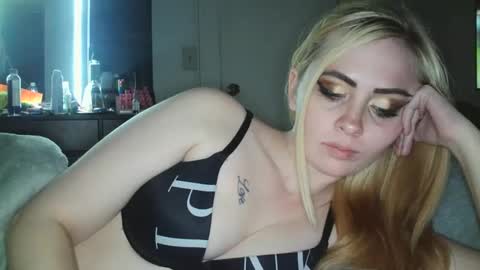 Snapshot of haileyakuma69 chatting on 12-18-24, 07:58 Hailey and d online show from 12-18-24, 07:58