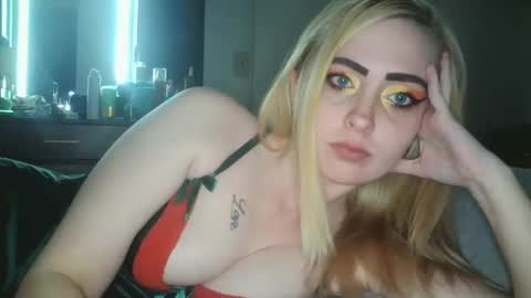 Snapshot of haileyakuma69 chatting on 12-22-24, 05:12 Hailey and d online show from 12-22-24, 05:12