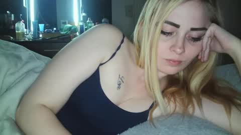 Snapshot of haileyakuma69 chatting on 02-17-25, 02:42 Hailey and d online show from 02-17-25, 02:42