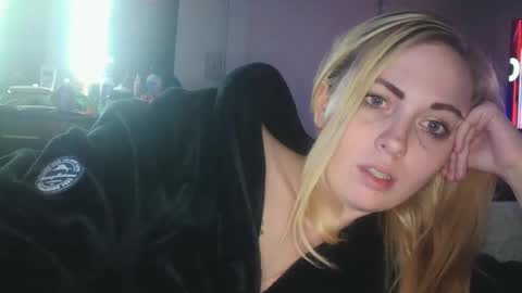 Snapshot of haileyakuma69 chatting on 02-28-25, 05:59 Hailey and d online show from 02-28-25, 05:59