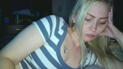 Snapshot of haileyakuma69 chatting on 10-25-25, 08:22 Hailey and d online show from 10-25-25, 08:22