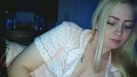 Snapshot of haileyakuma69 chatting on 11-20-25, 06:24 Hailey and d online show from 11-20-25, 06:24