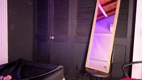 haileycat_ online show from 06-09-26, 04:46
