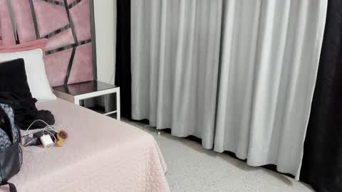 Hailey online show from 09-22-25, 05:09